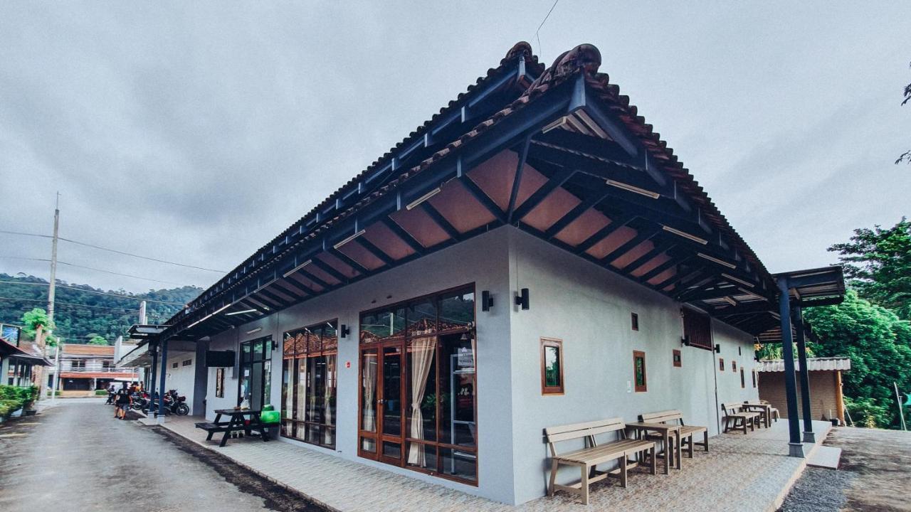 We Hostel Khaolak Khao Lak Esterno foto